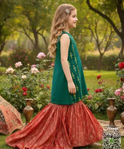 Alternative view of Green with Red Gharara